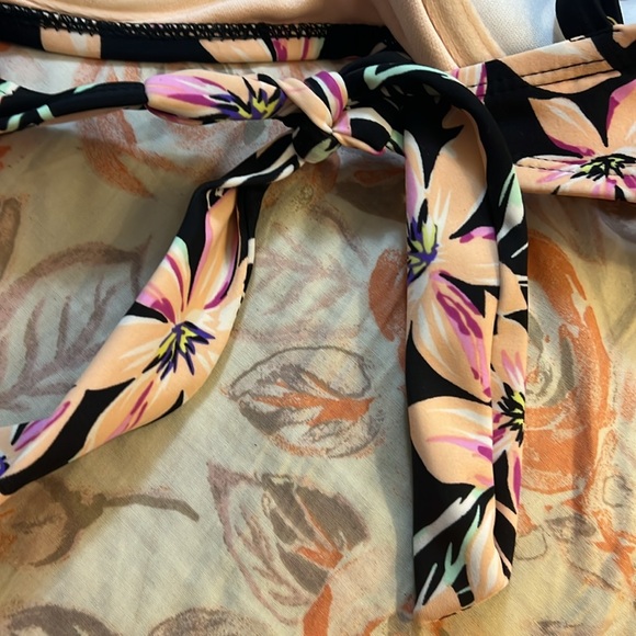 Women's NWT Xhilaration Push Up Bathing Suit Top Tie Back Size XL - Picture 8 of 9